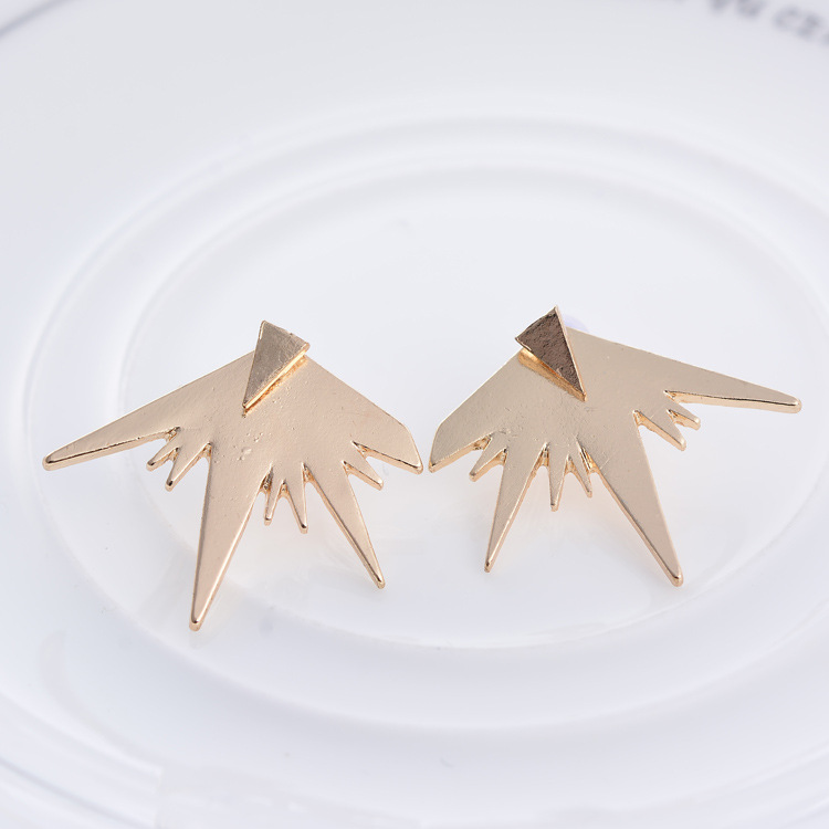 European American Fashion Artistic Triangle Gold Color Women's Ear Studs - Factory Wholesale - Image 3