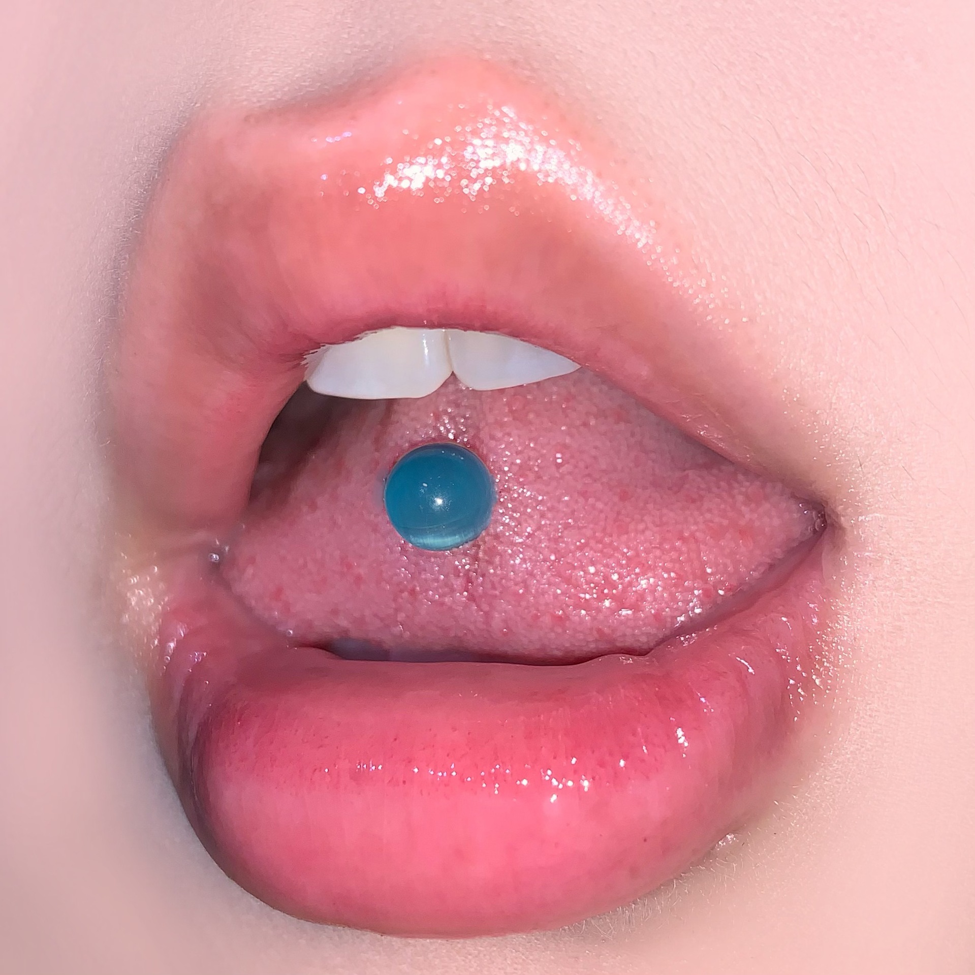 Gradient Cat Eye Tongue Stud 18mm 1.6mm External Thread 6 Colors Available 316L Surgical Steel Body Jewelry Wholesale - Image 4