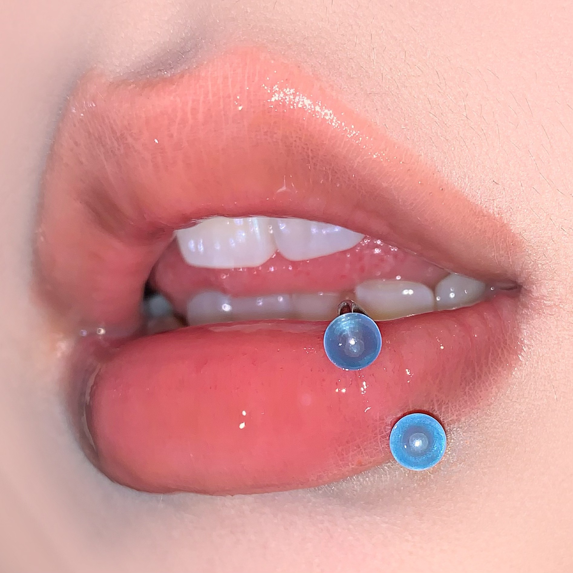 Luminous Dopamine Colorful Acrylic Lip Ring Spicy Girl Fresh Ear Bone Ring Titanium Steel External Thread Piercing Jewelry - Image 3