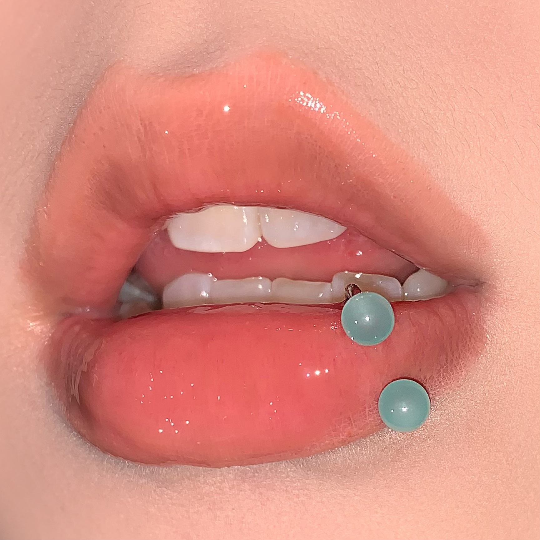 Wholesale Mint Green Lip Rings, Summer Fresh Acrylic Ear Cuffs, Titanium Steel External Thread Piercing Jewelry - Image 3