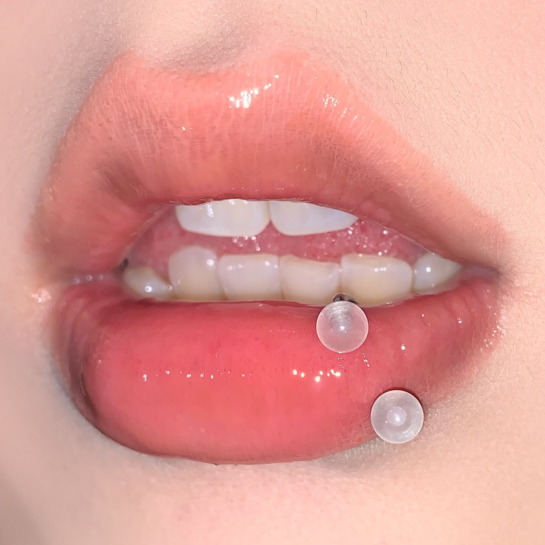 Luminous Dopamine Colorful Acrylic Lip Ring Spicy Girl Fresh Ear Bone Ring Titanium Steel External Thread Piercing Jewelry - Image 2
