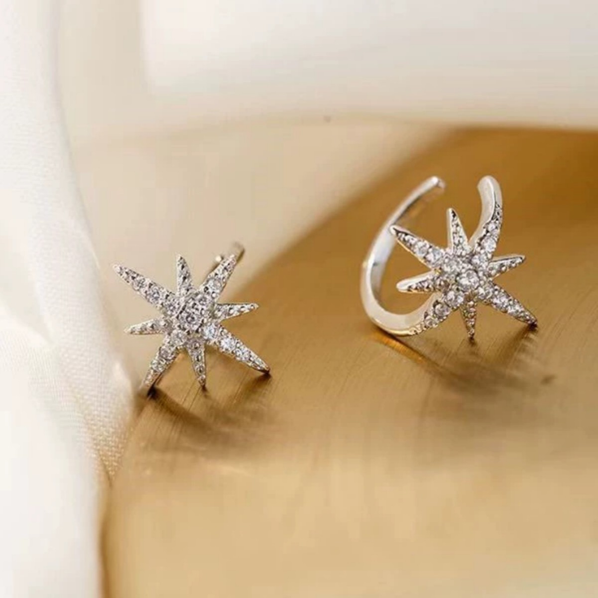 2023 New Gold Six-Pointed Star Ear Clip Earrings for Women - No Piercing Needed, Temperament Style - Image 2
