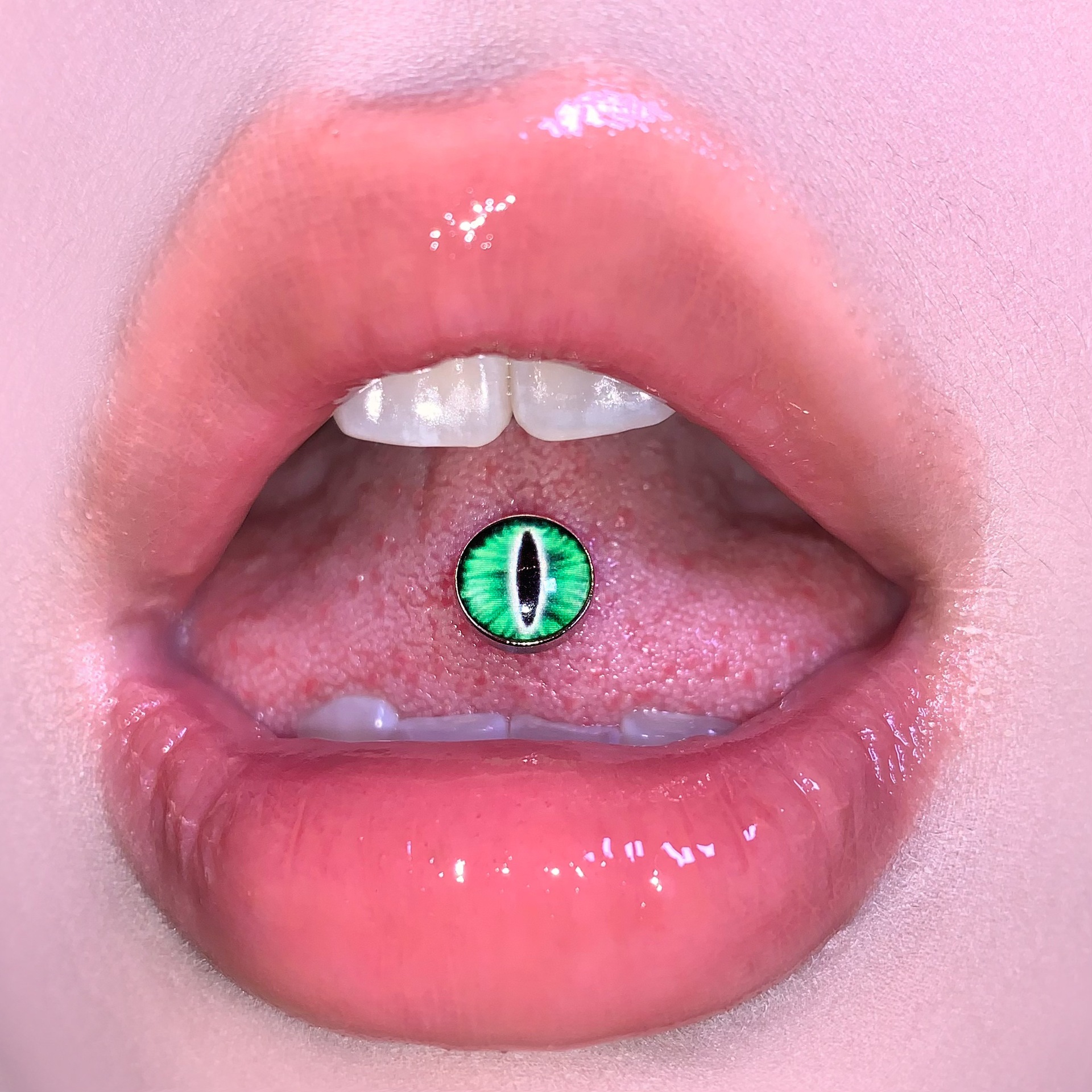 Cat Eye Magic Pupil Tongue Nail Titanium Steel Oil Drip 4-Color External Thread Tongue Barbell Body Piercing Jewelry Wholesale - Image 3